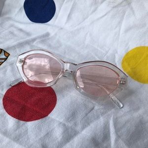 pink tinted glasses 🌸